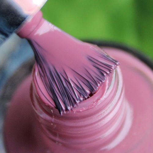 The look of elegance-DeBelle gel nail color Laura Aura. Shop online at DeBelle Cosmetix online store.