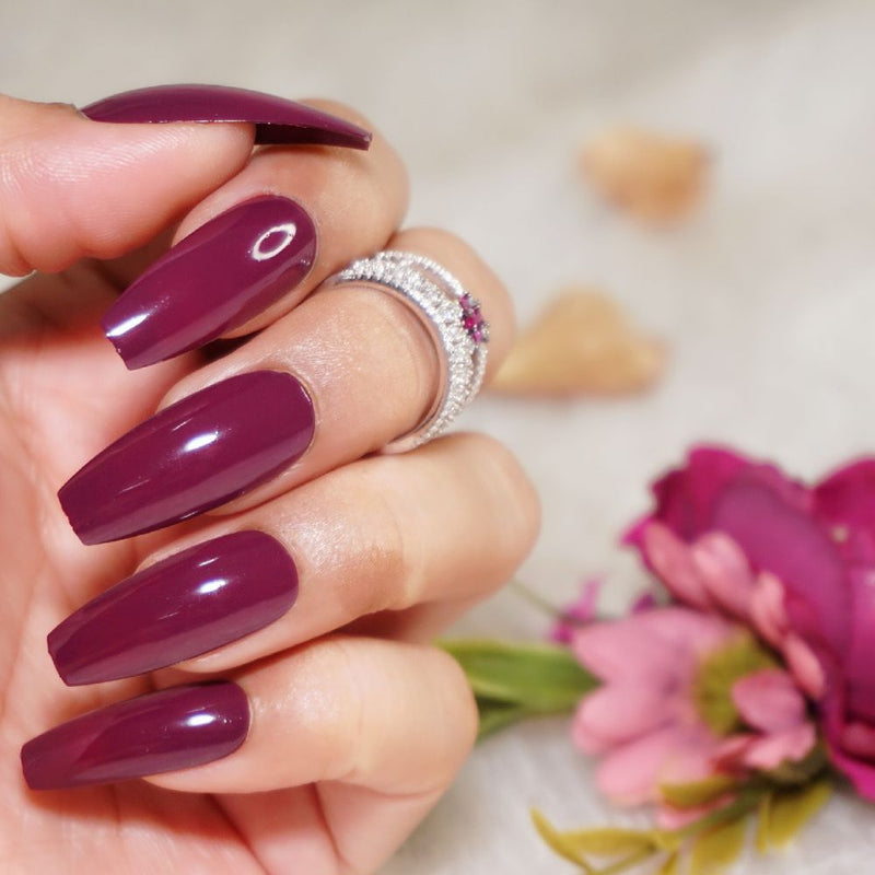 DeBelle Gel Nail Lacquer Carolyn Charisma (Dark Majenta Nail Polish), 6 ml