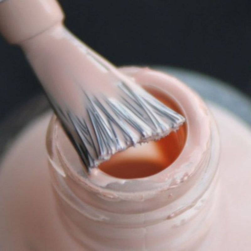 nail polish with non yellowing formula, pigmented finish that lasts upto 7 days.