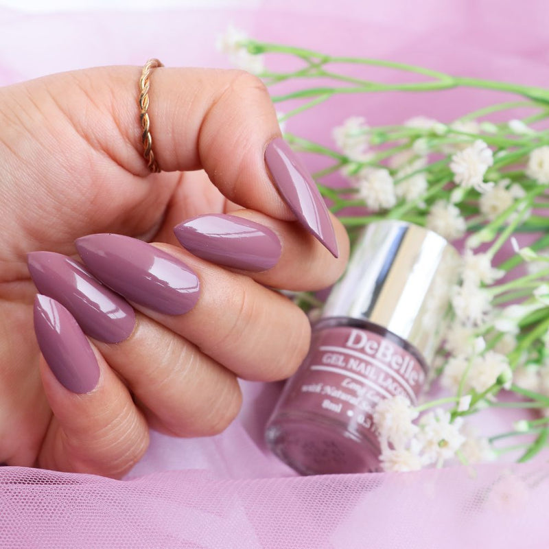 nail polish that matches effortlessly with pastel outfits and accessories,nail polish that Looks amazing on all skin tones,  Pairs beautifully with matte or glossy top coats