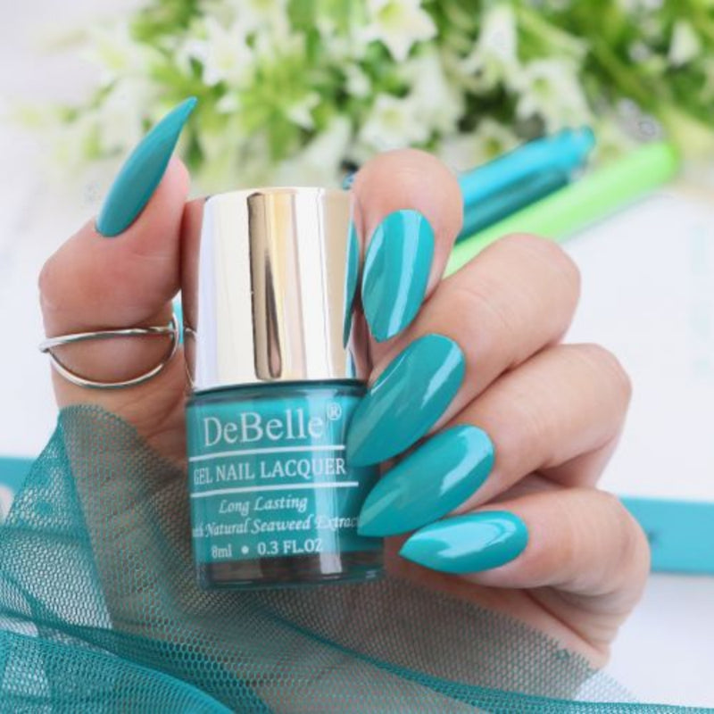 Nail polish for anniversary , Nail polish that are perfect for creating  mesmerizing manicures , Metallic finishes and dual tone nail polish 
