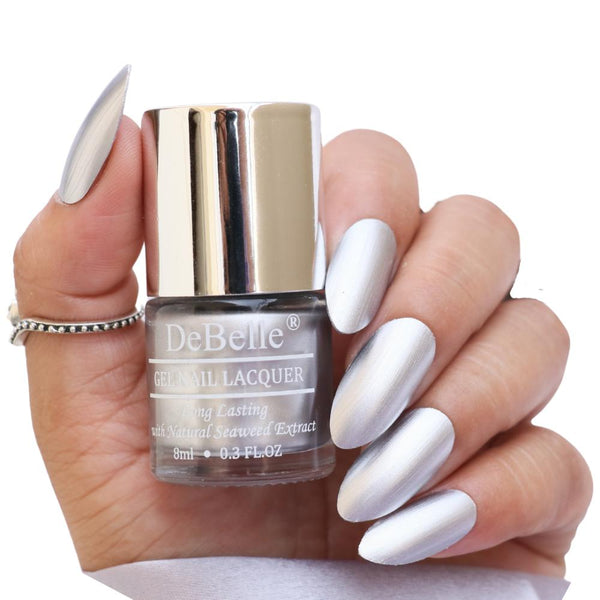 long lasting nail polish, nail polish available in vast rang of shade and finishes,  nail polish that adds shine and strength to nails