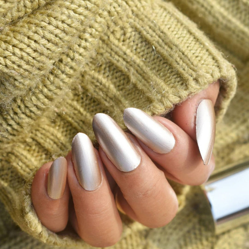 Nail polish for engagement photoshoot, nail polish  for introverts, simple nail  polish for daily use. 