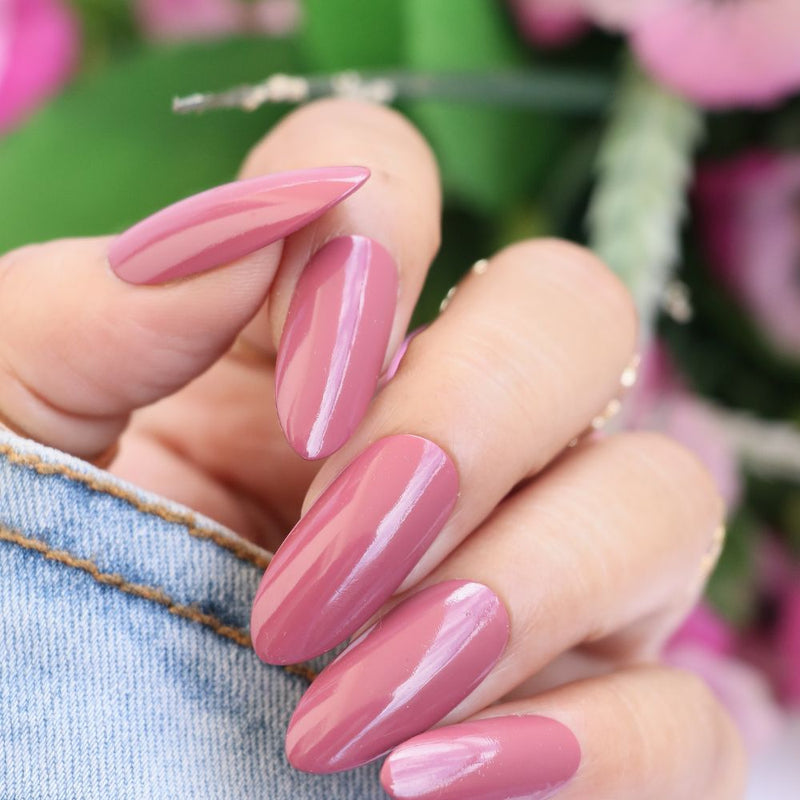 nail polish that can be used to create best mesmerizing nail arts, nail polish with chip resistant formula.