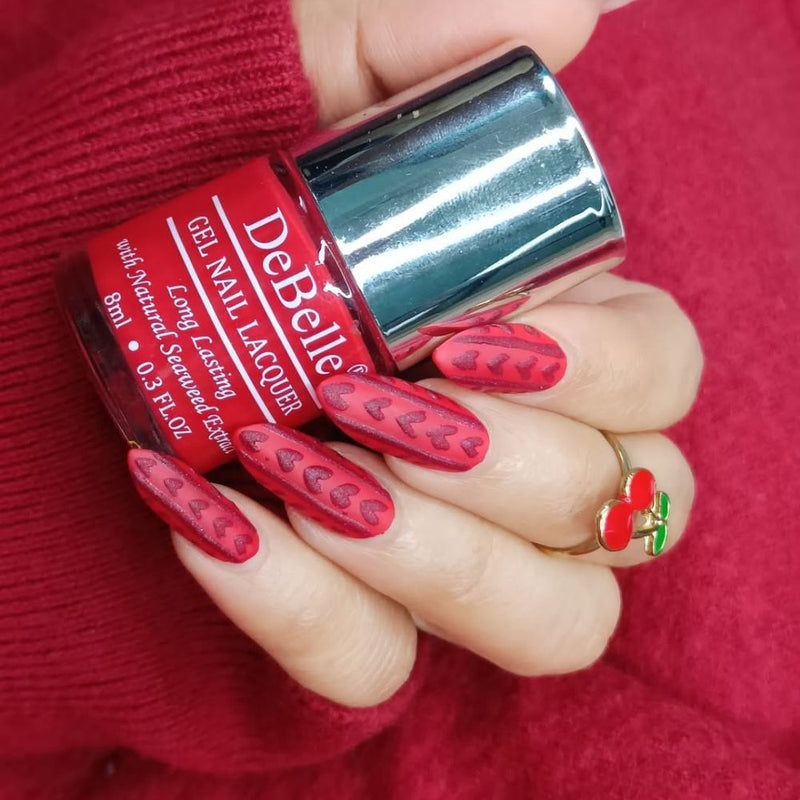 DeBelle combo of 3  Majestique Matte Liquid Lipstick, Remover Wipes, Nail Polish