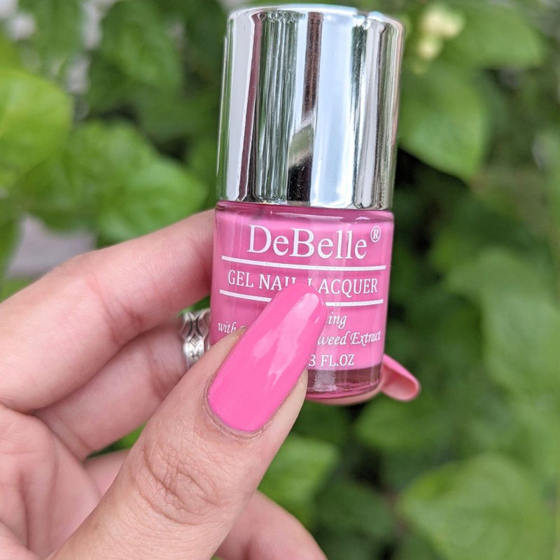 DeBelle Gel Nail Lacquer Strawberry Souffle & Matte Top Coat Combo