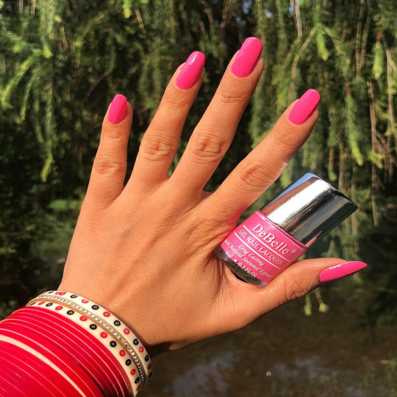DeBelle Gel Nail Lacquer Strawberry Souffle & Matte Top Coat Combo