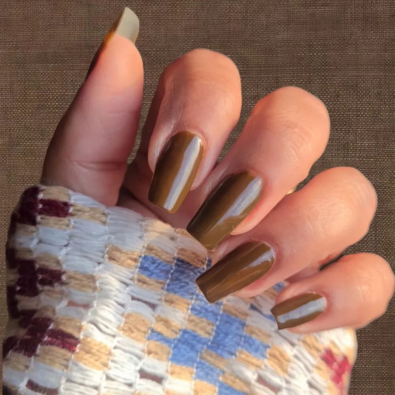 Simple nail polish for daily use , Trendy nail polish , Nail polish for olive skin
