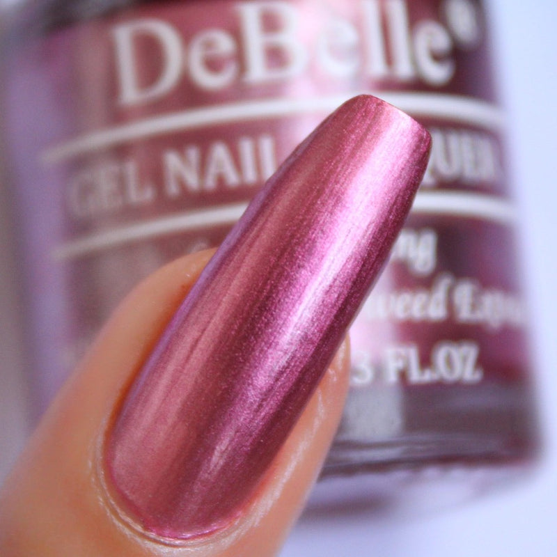 Get the admiring glances with DeBelle gel nail color Chrome Glaze at the tip of your nails.Shop for this shade enriched with hydrating  seaweed extract at DeBelle Cosmetix online store.