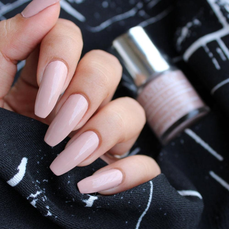 Simple nail polish for daily use , Trendy nail polish , Nail polish for olive skin
