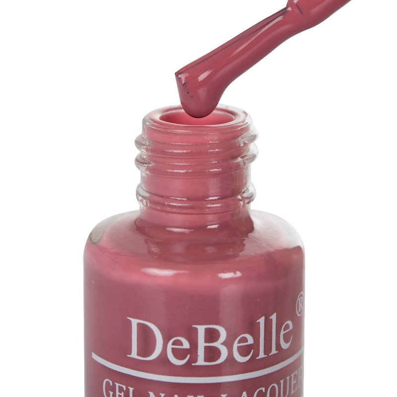 The cool look with DeBelle gel nail color Magical Misha. Available at DeBelle Cosmetix online store.