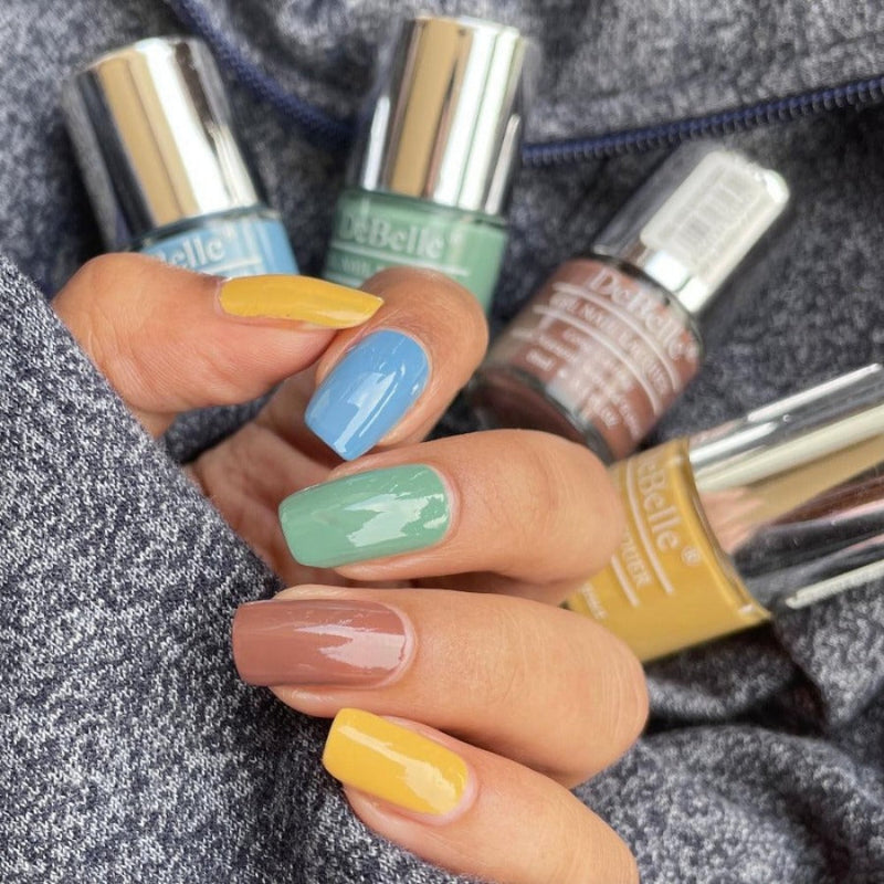 Make your mom smile with this beautiful gift of nail polishes this Christmas.Buy at Debelle Cosmetix Online Store.