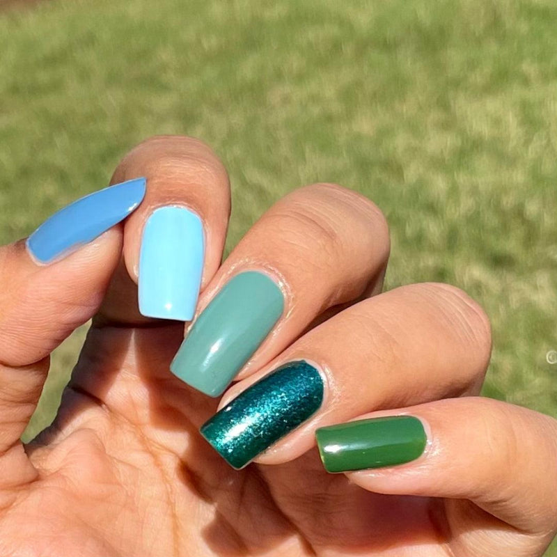 30+ Dark Green Nail Ideas to Dive into the Trending Shade of the Season