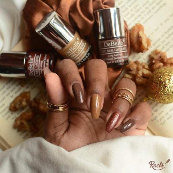 Nail colors with sheer elegance.Gift your charming girlfriend with this combo for Christmas and sweep her off her feet.Buy at Debelle Cometix online store.