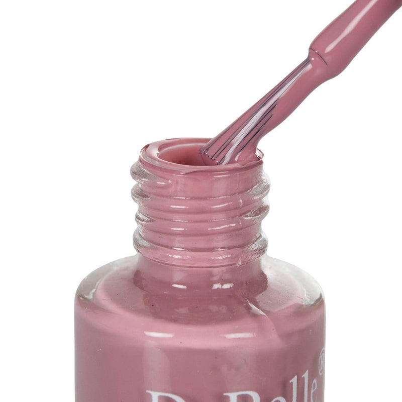Pretty nails with DeBelle gel nail color Glamorous Jessica. This mauve, vegan, cruelty free, non toxic, chip resistant, quick dry shade is available at DeBelle Cosmetix online store with COD facility.
