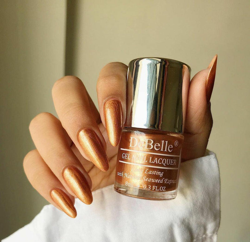 Buy at debelle online store. Choose from a wide range of shades celebrate christmas in all its glory.These enticing Debelle nail color are enriched with hydrating and nourishing natural seaweed extract.
