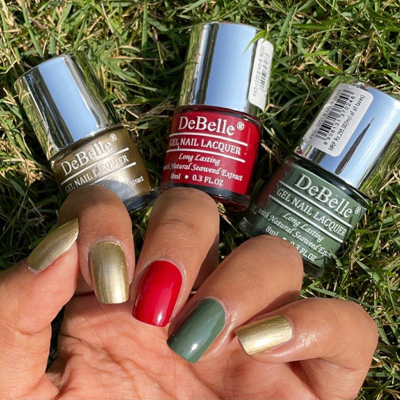 Nail colors with sheer elegance.Gift your charming girlfriend with this combo for Christmas and sweep her off her feet.Buy at Debelle Cometix online store.